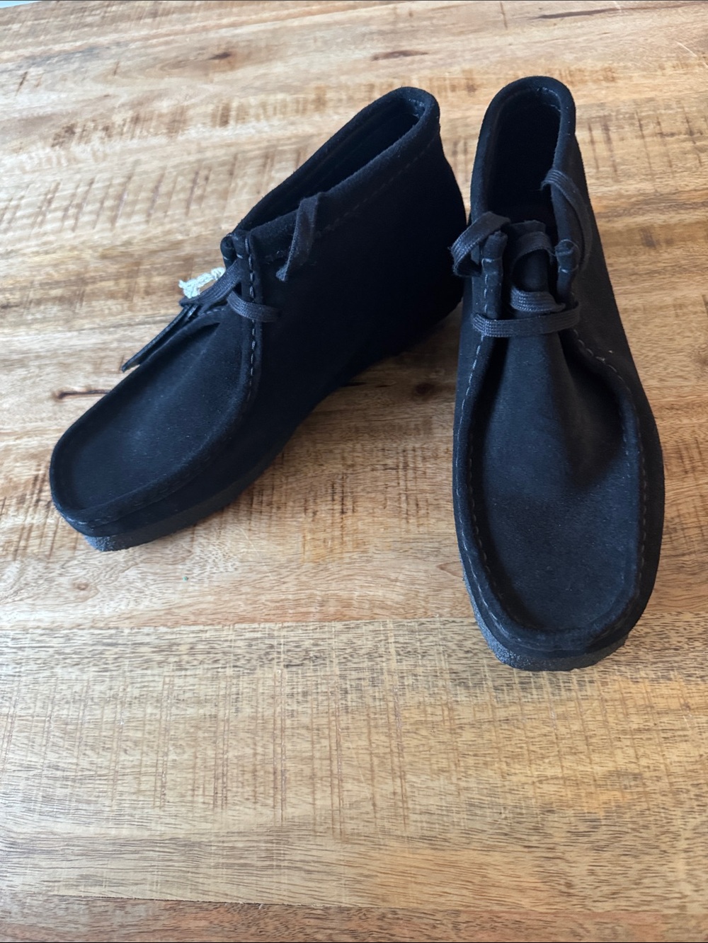 Clark’s Wallabee Black Boots Suede Womens shoes size 10 NWT NEW